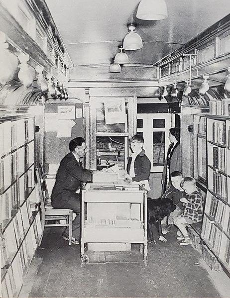 File:Edmonton Library Streetcar.jpg