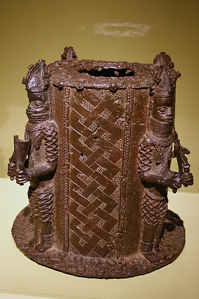 File:Edo altar stand.jpg