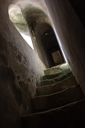 L'escalier sud de la crypte.