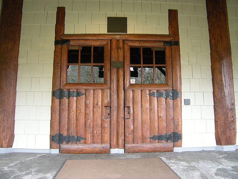 File:Everett - Floral Hall doors.jpg