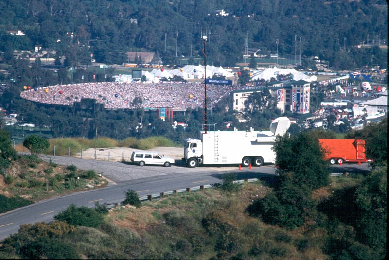 File:FEMA - 282 - Photograph by FEMA News Photo taken on 06-17-1994 in California.jpg