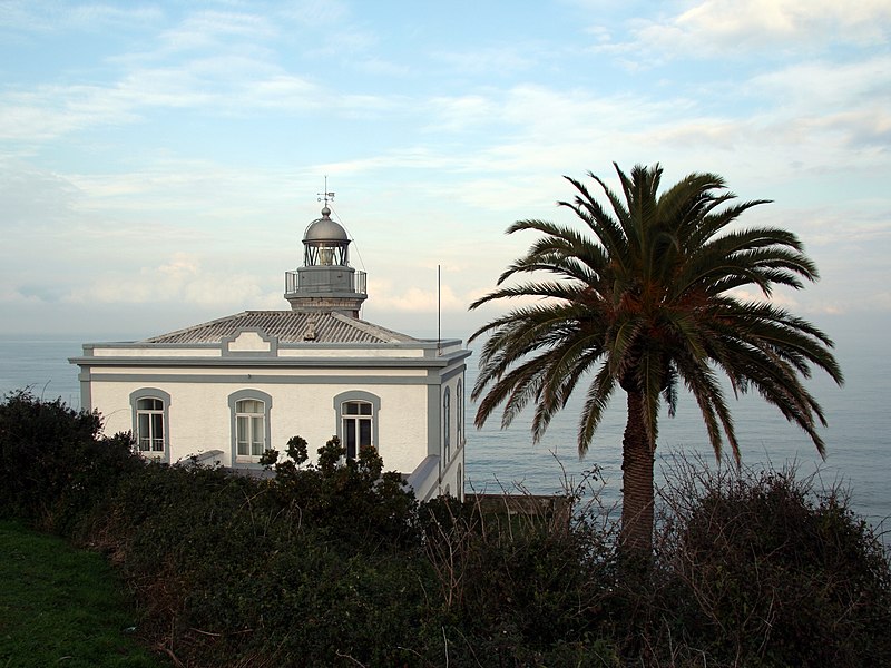 File:Faro de Candás.jpg
