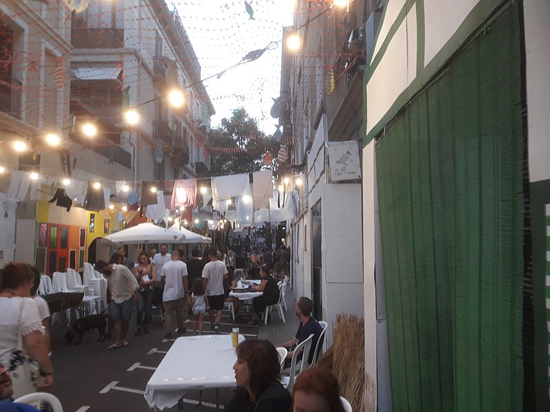 File:Festa Major de Gràcia 20170820 203803.jpg