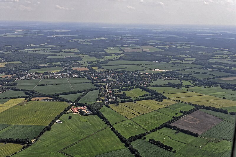 File:Flug -Nordholz-Hammelburg 2015 by-RaBoe 0073 - Bokel.jpg