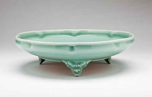 Footed Bowl LACMA M.2011.72 (1 of 2)