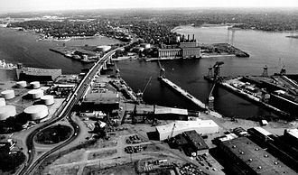 A 1987 image of the yard with the former apprentice school building in the foreground Fore River Shipyard, from the west.jpg