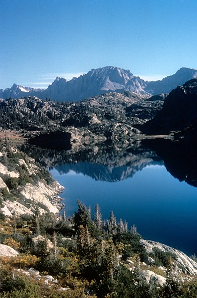 File:Fremont Peak (Wind River Range).jpg