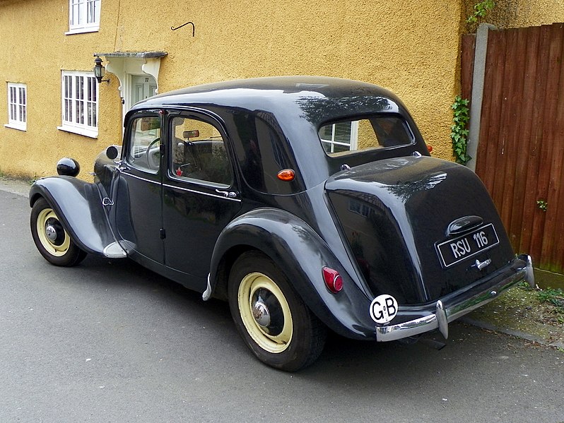 File:GOC Pirton 050 Classic car (16653608523).jpg