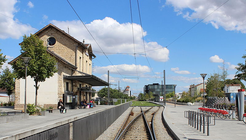 File:Gare de Villeurbanne 2015.jpg