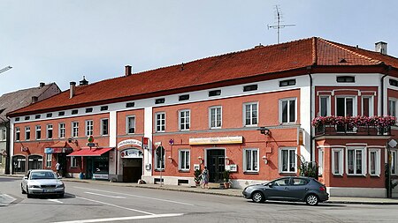 Geisenfeld, Stadtplatz 11