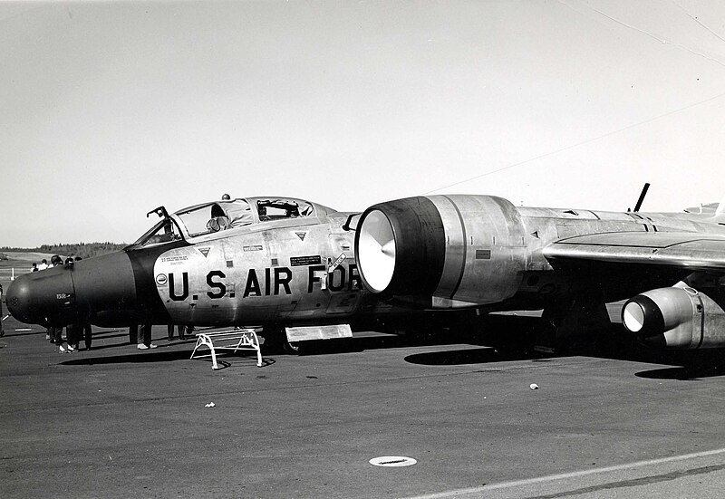 File:General Dynamics WB-57F Canberra side view detail (SN 63-13294) 061031-F-1234P-023.jpg