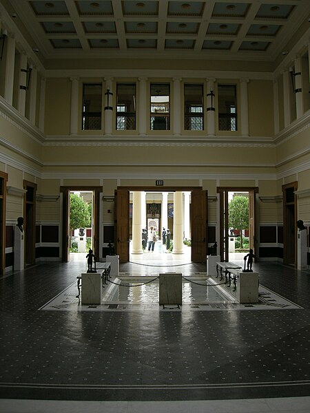 File:Getty villa, atrio 02.JPG