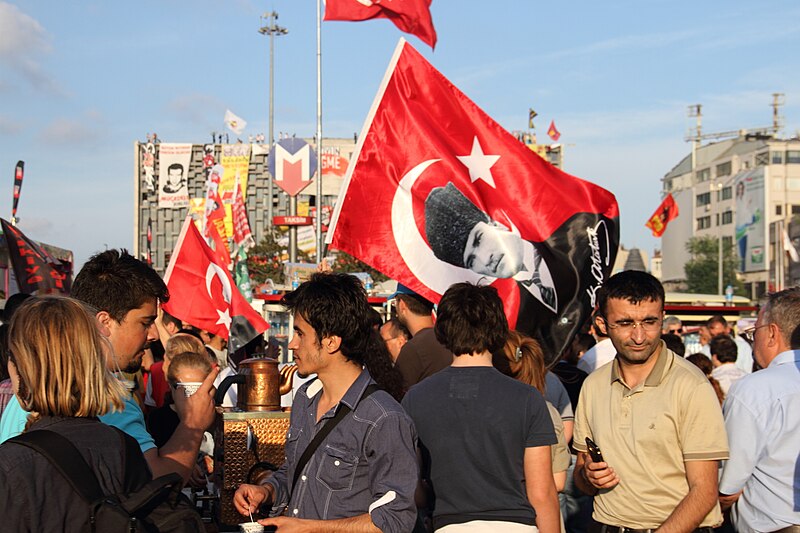 File:Gezi parkı 2013-06-08 (103).jpg