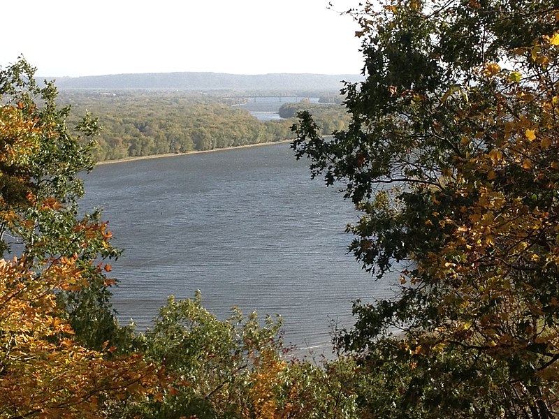 File:Gfp-iowa-effigy-mounds-river-view.jpg