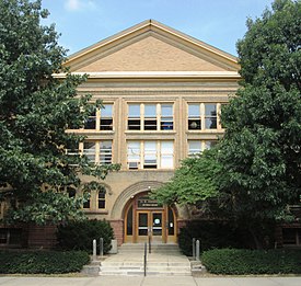 The Springfield Avenue entrance to the Kenney Gym (2013) H. E. Kenney Gymnasium University of Illinois Springfield Avenue entrance.jpg