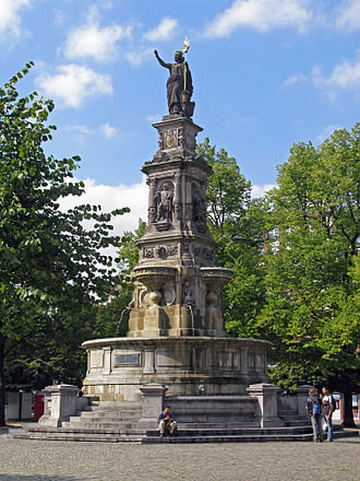 Hansa-Fountain and Hammonia Statue at Hansaplatz in St. Georg Hansa-Brunnen HH-St. Georg.jpg