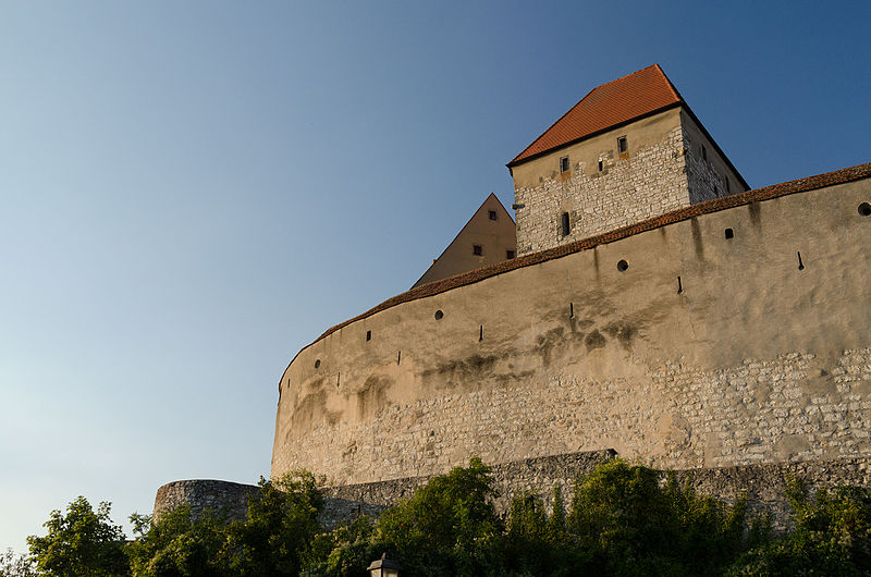 File:Harburg in Schwaben, Burg Harburg, von Süden, 003.jpg