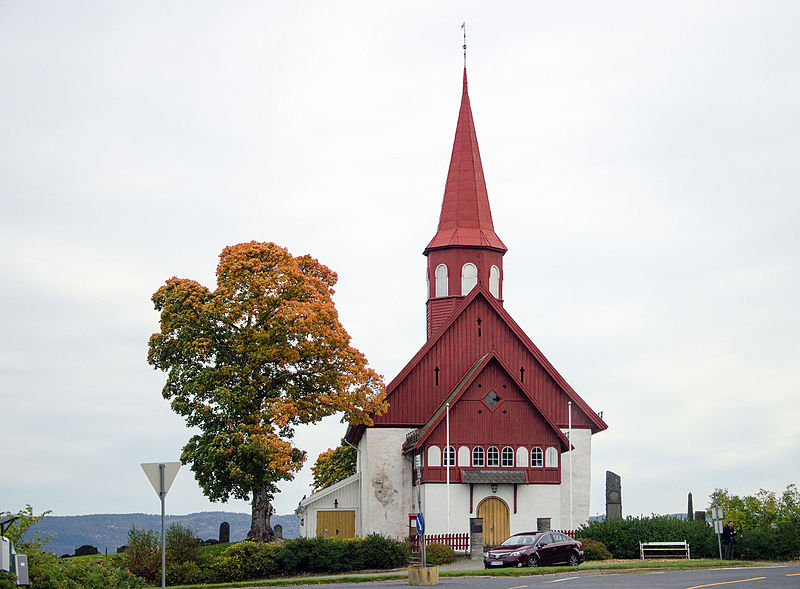 Fil:Hedenstad kirke 01.jpg