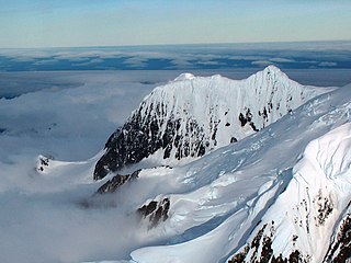 <span class="mw-page-title-main">Helmet Peak (Livingston Island)</span>