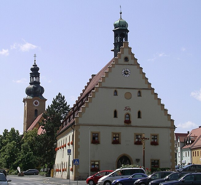 File:Hirschau-Rathaus-Kirche.jpg