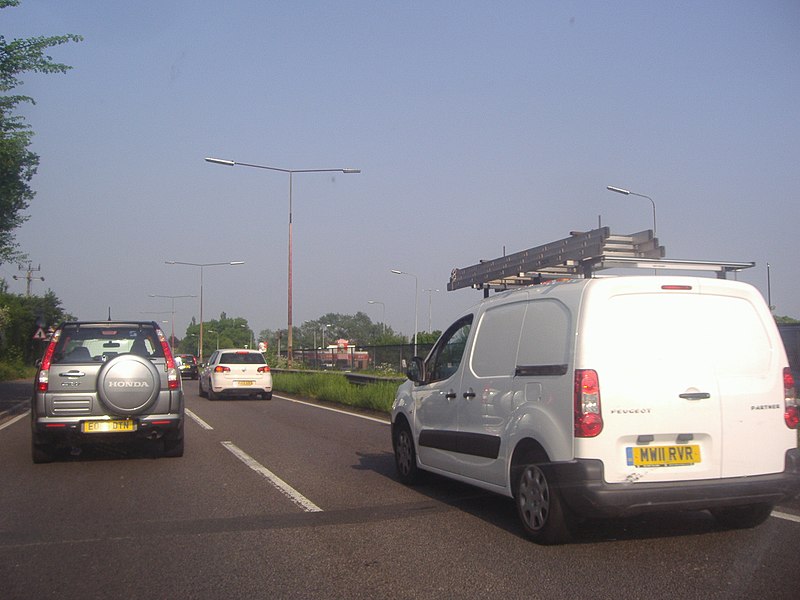 File:Holdup on the A127, Basildon - geograph.org.uk - 2959978.jpg