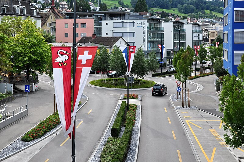 File:Horgen - Seestrasse 2011-07-23 17-44-28.JPG