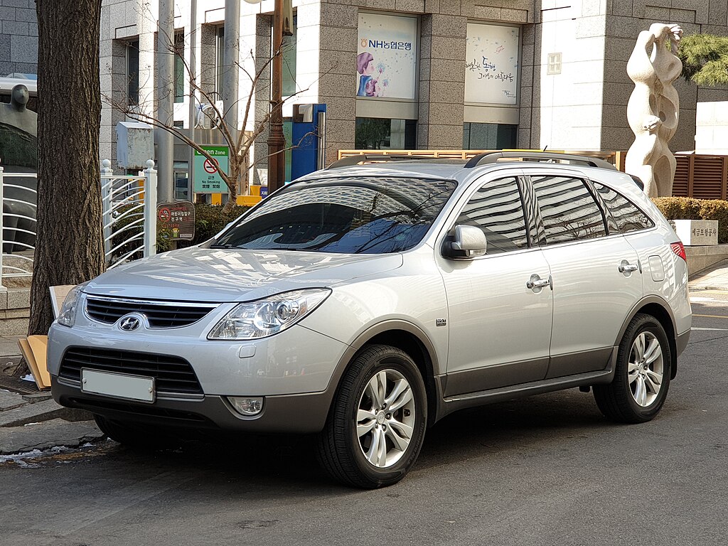 File:Hyundai Veracruz V6 3.0 VGT 300VX EN Sleek Silver (1).jpg