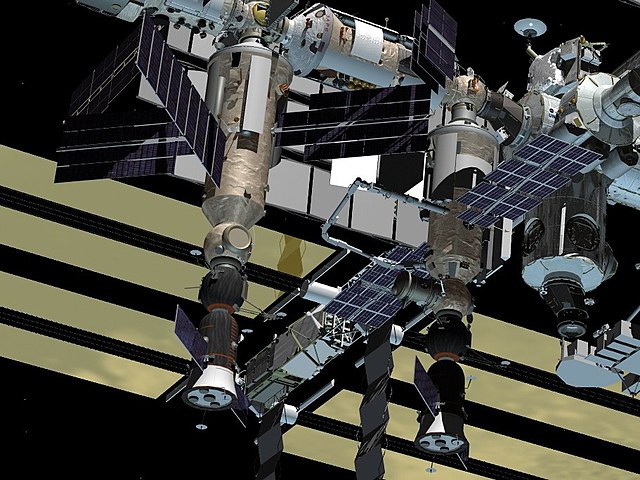 A Russian Research Module docked to Zvezda (left) and MLM docked to Zarya (right) in an early 2000s concept.