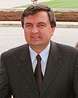 Ilir Meta-detalje, 000824-D-9880W-002.jpg