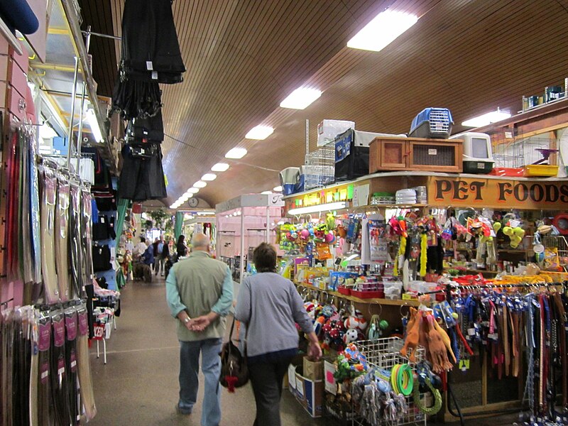 File:Indoor market, Hereford - IMG 0040.JPG