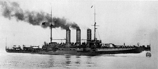 [V1919] Topic officiel - Page 8 640px-Italian_battleship_Regina_Elena_17_May_1907