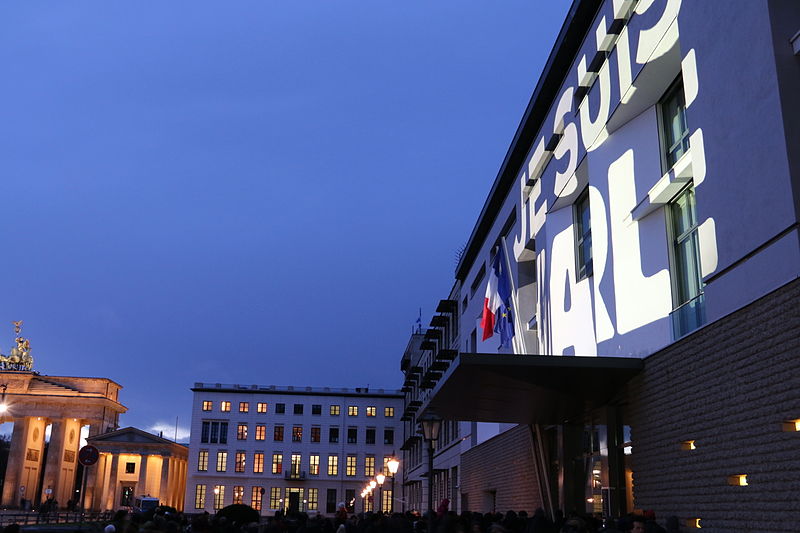 File:Je Suis Charlie - Französische Botschaft Berlin 1.JPG