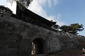 KOCIS Korea Seoul Fortress Trail 10 (11063518435).jpg