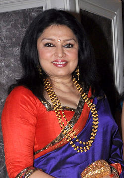 Kiran Juneja at Engagement ceremony of Arjun Hitkari with Gayatri(1) (cropped).jpg