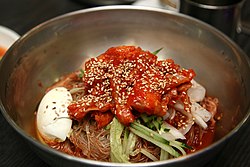 Korean hot and spicy cold buckwheat noodles with raw fish-Hoe naengmyeon-01.jpg