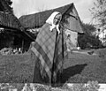 Kovačič Marija, Martinja vas, stara 81 let, v svoji poročni obleki (l. 1894), na glavi ima pečko svoje matere 1951 2.jpg