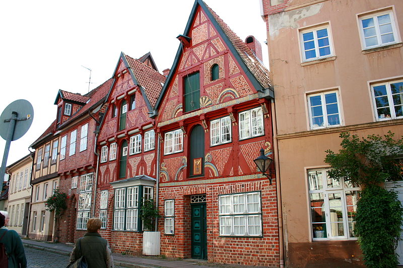 File:Lüneburg - Untere Ohlingerstraße 7,8,9 02 ies.jpg