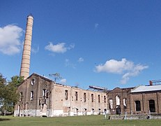 Instalaciones abandonadas de La Forestal en Villa Ana. El Ferrocarril Ocampo trasladaba el tanino aquí producido hasta el puerto sobre el río paraná.