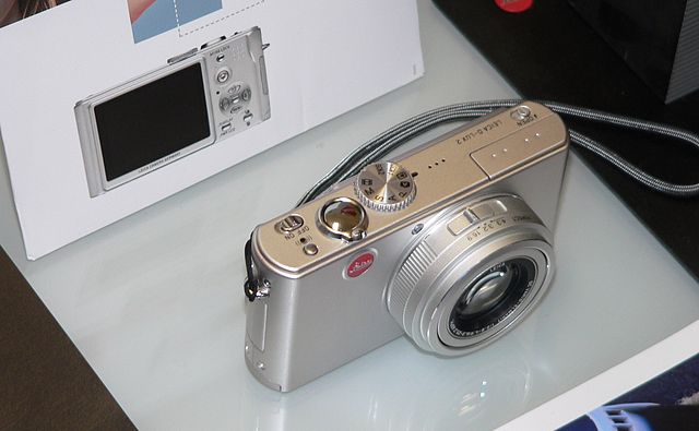 File:Leica D-Lux-2 IMG 0484.JPG - Wikimedia Commons