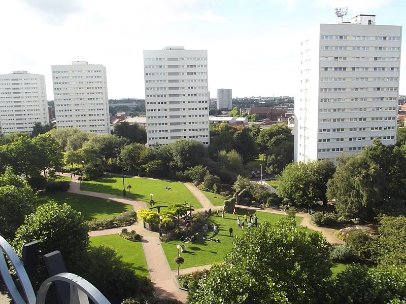 File:Library of Birmingham - Discovery Terrace - City Centre Gardens - Civic Centre Towers (9904320166).jpg