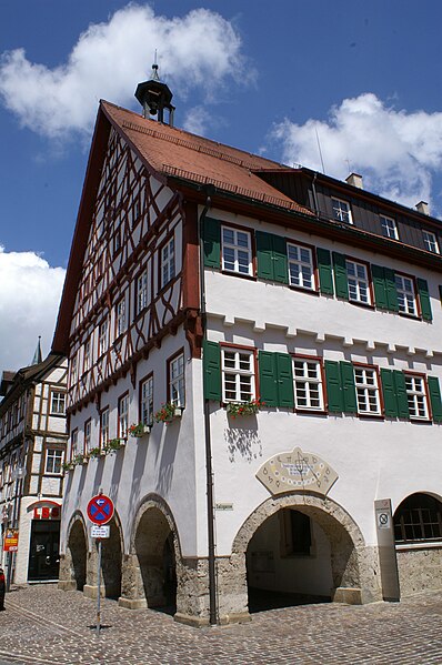 File:Münsingen (Württemberg) Altes Rathaus.jpg