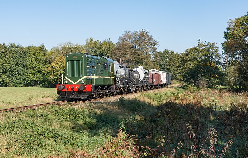 File:MBS Najaarsstoomdag Loc 451 (Brommer) met goederentrein naar Zoutindustrie (30500706586).jpg