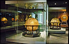 Univers de globes dans la nouvelle salle du mur Zwinger