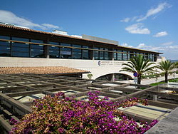 Main Building Aéroport de Toulon-Hyères.JPG