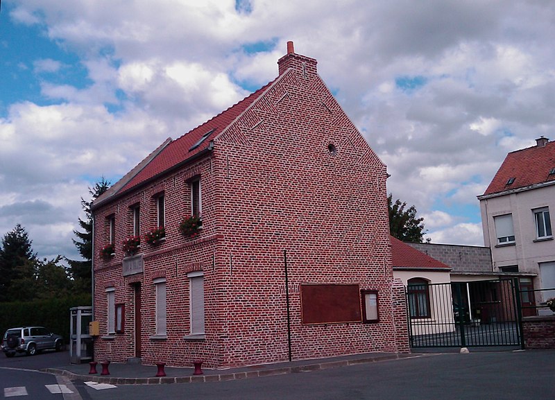 File:Mairie de Roucourt.jpg