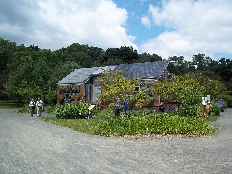 File:Maison solaire ile Sainte-Helene.jpg