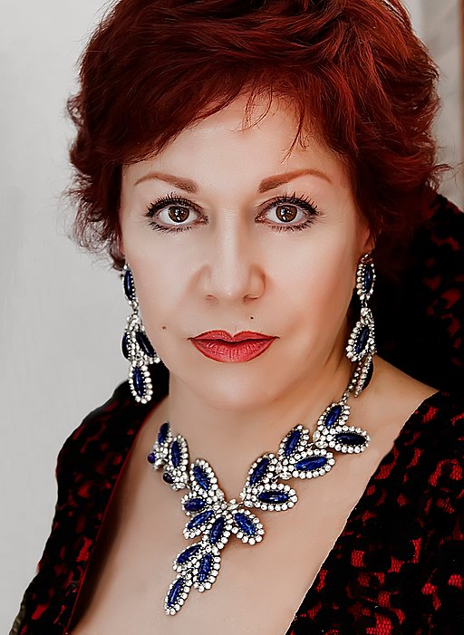 Maria Uriz, Soprano
