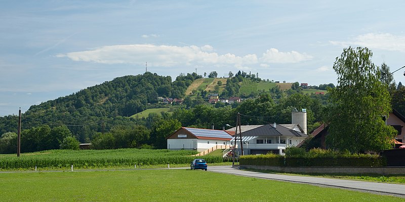 File:Mattelsberg from Großklein.jpg