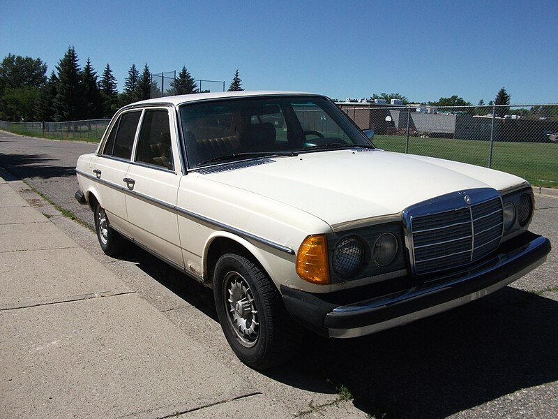 File:Mercedes Benz 300D (4861610970).jpg