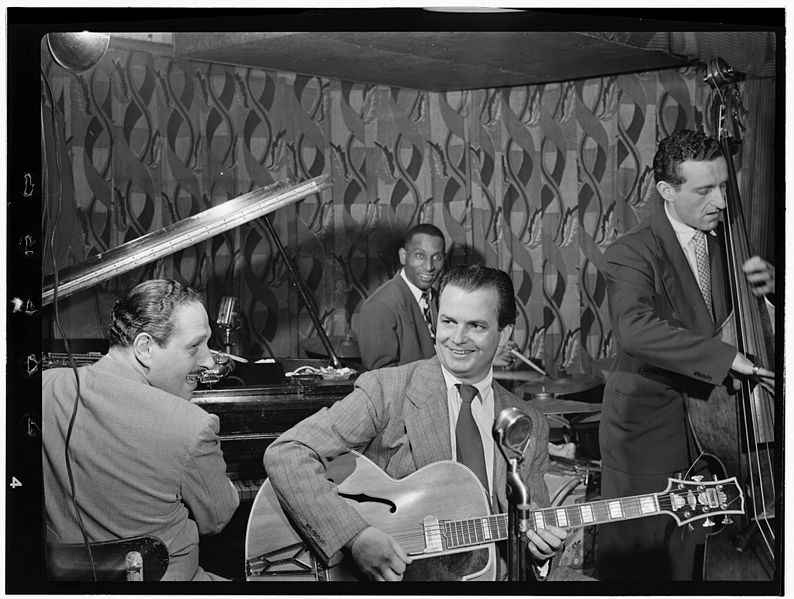 File:Mike Bryan, Sanford Gold, Cozy Cole, and Jack Lesberg, Famous Door, New York, N.Y., ca. Oct. 1947 (William P. Gottlieb).jpg